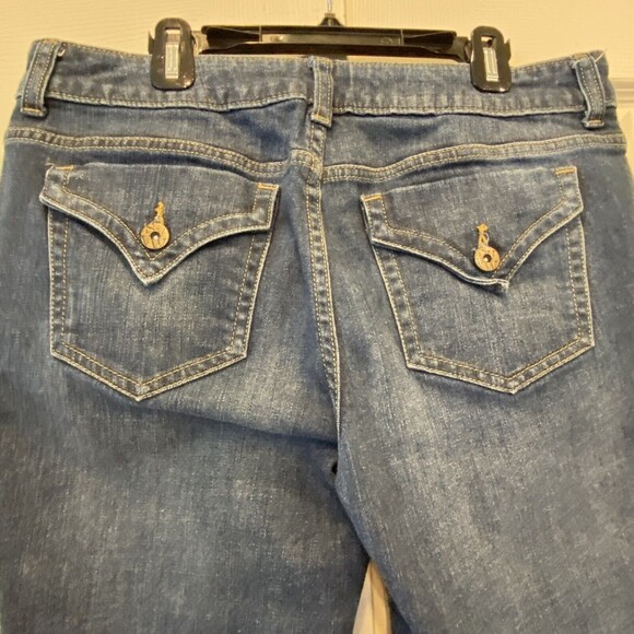 Simply Vera Wang Crop Blue Denim Straight Mid Rise Jeans Size 10,  33” x 26” - Picture 5 of 9